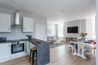 2BR Apartments in Southend near City Centre - Southend-on-Sea - 7