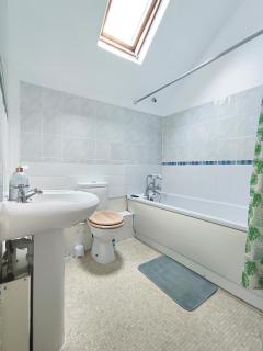 Frugal 2 bed mid-terrace guest house - Radipole - 9