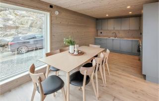 4 Bedroom Amazing Home In Skånevik - Skånevik - 7