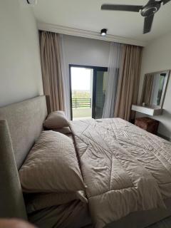 Murooj AlZain 3BR Modern Apt with private Rooftop - Daḩārīz - 6