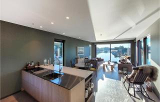 5 Bedroom Lovely Home In Urangsvåg - 9