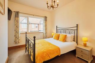 Cromwell House, Sleeps 8, Central Location - Filey - 5