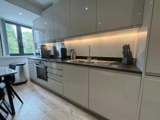 Business-Ready Studio Free Parking - NEC & Airport - Solihull - 5