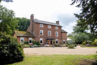 The Manners Sleeps 20 Private Bar Dining - Croxton Kerrial - 0