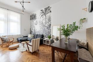 Classic elegance with synagogue view by Astoria - 5