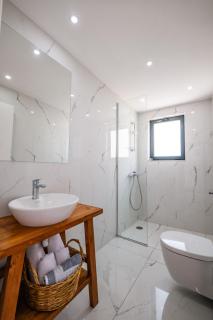 Kanes Boutique Hotel - Saranda - 6