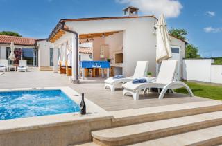 Villa MileManda for 8 people near Pula with children playground only 300 meters from the beach - 9