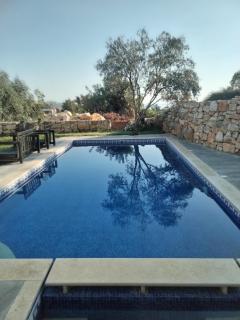 Bella Guesthouse with Garden, Pool & Jacuzzi - - 8
