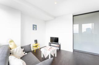 Perfect City Base SouthernCross Skybus Free Tram - 7