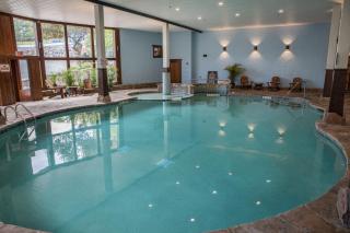 Golden Arrow Lakeside Resort - 3