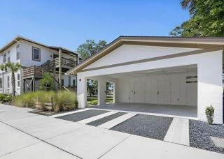 573) 3 bedroom overlooking the water - 5