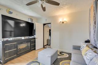 6 Mi to Boston Common Apt in Medford! - Medford - 0