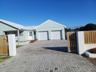 Knight & Sunshine Luxury Flatlet - Kleinbaai - 1