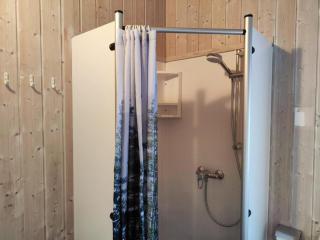 6 Personen Ferienhaus in 1. Reihe zum See mit Kanu und herrlichem Seeblick, Sauna, Whirlpool, Kaminofen, Klimaanlage und E-Tankstelle am Haus in Otterndorf - 3