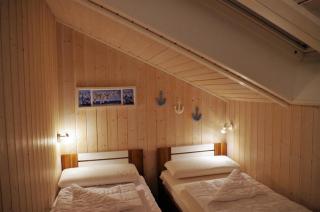 12 Personen Familienferienhaus mit Sauna, Whirlpool, zwei Duschen und Toiletten, Kaminofen und Kanu in 1. Reihe zum See mit wundervollem Seeblick in Otterndorf - 4