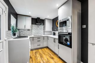 3 BR Home Close to MCR City Centre - Manchester - 1