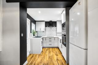 3 BR Home Close to MCR City Centre - Manchester - 2