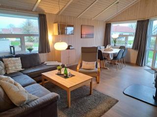 6 Personen Ferienhaus mit Sauna, Whirlpool, Kaminofen und Kanu in 2. Rheie zum See in Otterndorf - 0