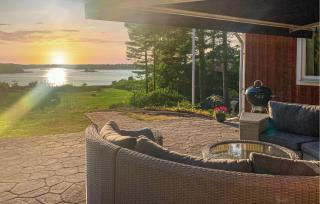 Cozy Home In Lidköping With Wifi - 1