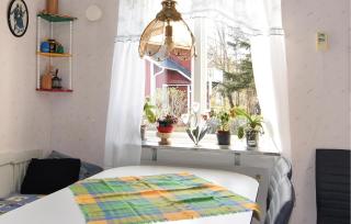 Awesome Home In Sjötorp With Wifi - Sjötorp - 2