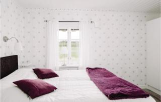 2 Bedroom Cozy Home In Lyrestad - Lyrestad - 2