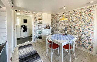 Gorgeous Home In Grästorp With Kitchen - 4