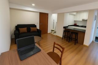 1B Executive Suite Lima Smart TV 404 - 1