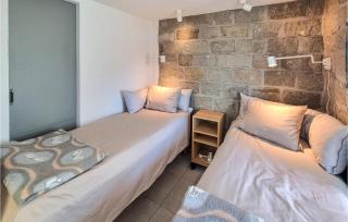 Beautiful Apartment In Bohus-Malmön - Bohus-Malmön - 1