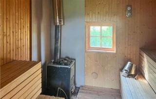 Gorgeous Home In Gräsbo With Sauna - - 3