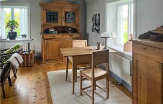 Gorgeous Home In Gräsbo With Sauna - - 6