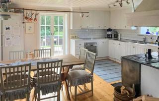 Gorgeous Home In Gräsbo With Sauna - - 5
