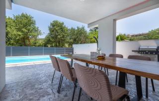 Gorgeous Home In Dekani - 9