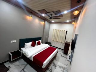 Hotel Aashirwad - Ujjain - 1