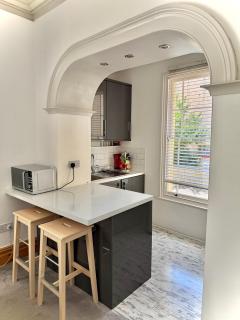 Entire Apartment by City Centre & Harbourside - Bristol - 9