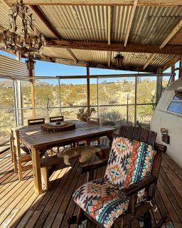 Vintage Caravan in Joshua Tree, Perfect for Stargazing for a Peaceful Getaway in California - Joshua Tree - 5