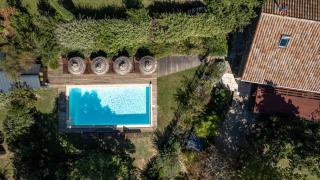 GITE LES GRANDES VIGNES, SUD Ardèche, indépendant et privatisé, piscine chauffée, climatisation, SPA, 11 chambres, 8 salles de bains - Sanilhac - 0