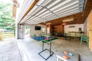 Impressive Luxurious Rental with Pool and Game Space in NC - Charlotte - 8