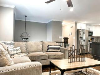 Family Cabin with Outdoor Living Areas and Foosball Table in NC - Charlotte - 4