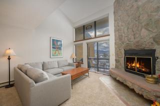 Meadow Ridge Court 31 Unit 4 - 0