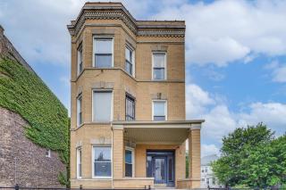 2 Mi to UChicago Apt with Sunroom and Shared Yard! - Chicago - 8