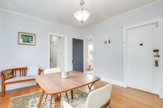 2 Mi to UChicago Apt with Sunroom and Shared Yard! - Chicago - 4