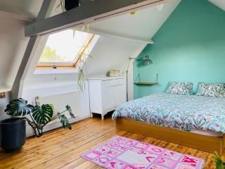 Ruime zolderkamer in herenhuis met dubbel bed - Antwerp - 0
