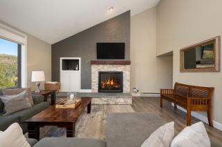 Snowblaze Condos Building C unit 22 - 7