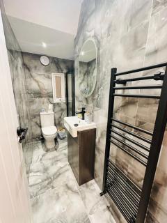R2 - Luxury Private Room with Shared Bathroom and with its own Kitchenette in Halesowen - Halesowen - 7