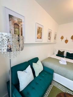 R2 - Luxury Private Room with Shared Bathroom and with its own Kitchenette in Halesowen - Halesowen - 2
