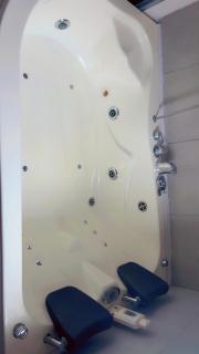 Jacuzzi City Guesthouse, about a 7 min walk to Racecourse and 10 mins to the City - Doncaster - 7