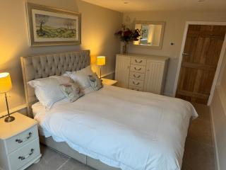 Rawcliffe Barn, King, 2 Guests - Newton - 5