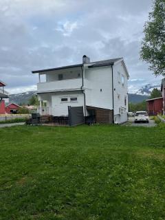 Northstay - The Arctic Pearl, Central House with 4 bedrooms and 2 bathrooms - 5
