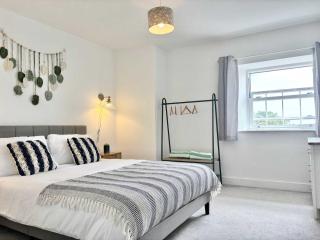 Stylish Penzance Apartment 2 Beds & Balcony - Penzance - 0