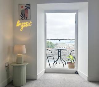 Stylish Penzance Apartment 2 Beds & Balcony - Penzance - 6